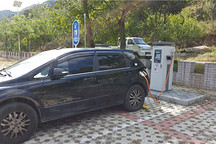 開比亞迪e6電動車看北京奇峰異景：天門山老象峰兩日游