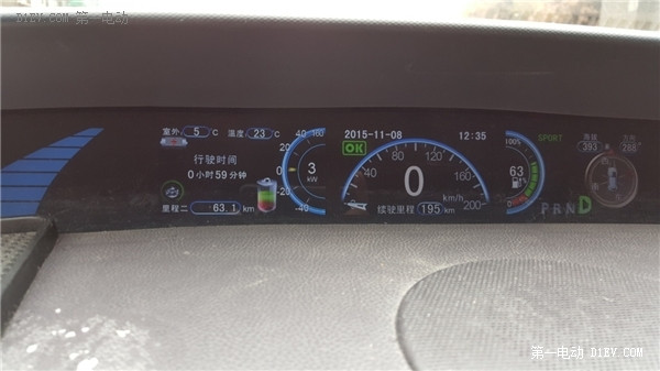 初雪的日子，開(kāi)比亞迪e6電動(dòng)車檢測(cè)一下低溫續(xù)航