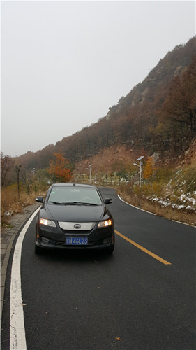 初雪的日子，開(kāi)比亞迪e6電動(dòng)車檢測(cè)一下低溫續(xù)航