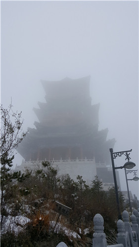 初雪的日子，开比亚迪e6电动车检测一下低温续航