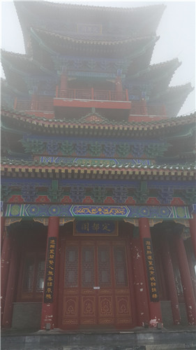 初雪的日子，開(kāi)比亞迪e6電動(dòng)車檢測(cè)一下低溫續(xù)航