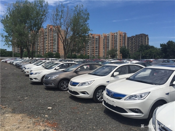 從夏到冬，看長安逸動EV電動車主最真實(shí)體驗報告