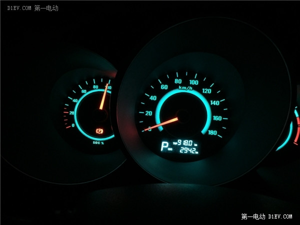 從夏到冬，看長安逸動EV電動車主最真實(shí)體驗報告