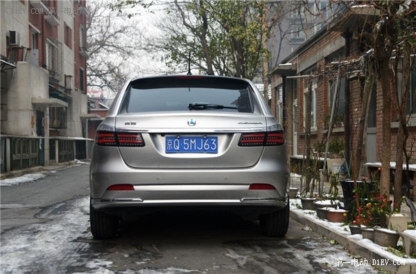 在數(shù)九寒天的北京，騰勢電動車的續(xù)航里程也許更厚道