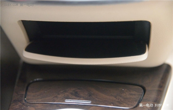 在數(shù)九寒天的北京，騰勢電動車的續(xù)航里程也許更厚道