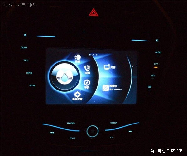 在數(shù)九寒天的北京，騰勢電動車的續(xù)航里程也許更厚道