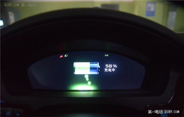 在數(shù)九寒天的北京，騰勢電動車的續(xù)航里程也許更厚道
