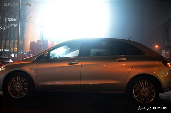 在數(shù)九寒天的北京，騰勢電動車的續(xù)航里程也許更厚道
