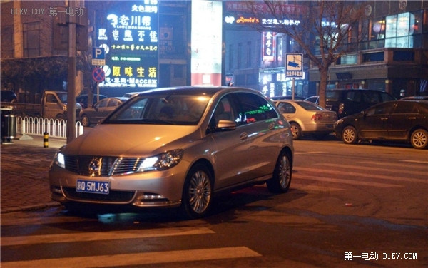 在數(shù)九寒天的北京，騰勢電動車的續(xù)航里程也許更厚道