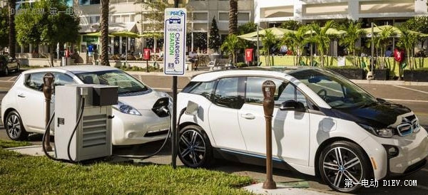 豪強合作 寶馬日產聯手在美安裝充電裝置 挑戰(zhàn)特斯拉
