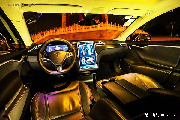 馬斯克放話 兩年內(nèi)特斯拉自動(dòng)駕駛汽車面世
