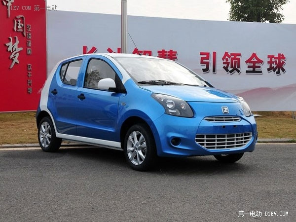 諜影重重 眾泰云100s實(shí)車諜照曝光