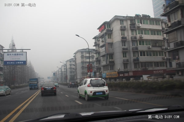 杭州城区人口多少人口_杭州人口净流入趋势图(3)