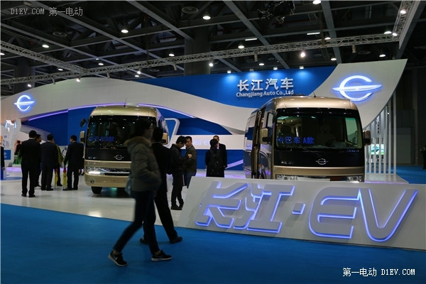 首屆全球新能源汽車大會(huì)（廣州）交易展開幕 全產(chǎn)業(yè)鏈齊亮劍