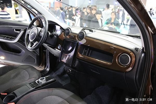與奔馳合作打造B級(jí)純電動(dòng)車，長江汽車3款重磅車型亮相GNEV廣交展