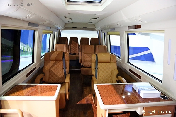 與奔馳合作打造B級(jí)純電動(dòng)車，長江汽車3款重磅車型亮相GNEV廣交展