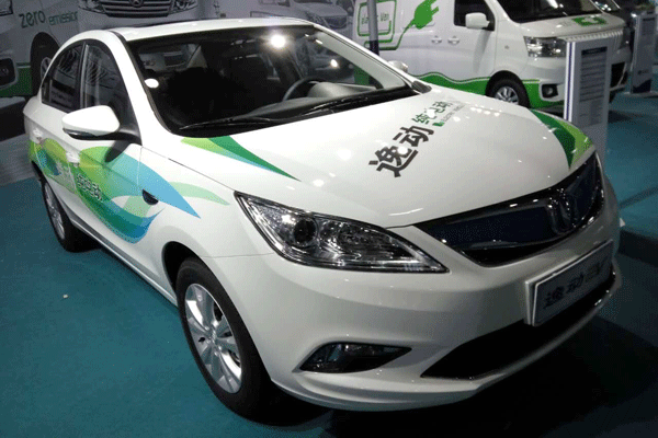 長(zhǎng)安逸動(dòng)EV等3款新能源車亮相廣州新能源汽車交易展覽會(huì)