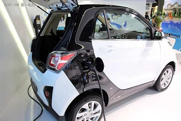 不忌諱長得像Smart，芝麻E30之后電咖也要自己“造車”