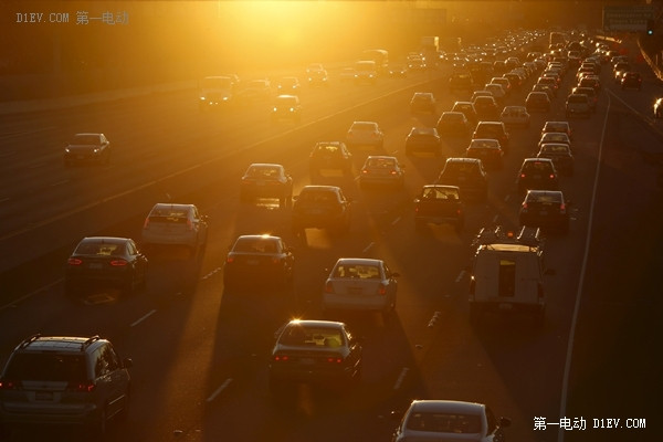 新能源汽車(chē)是關(guān)乎中國(guó)汽車(chē)工業(yè)未來(lái)的一場(chǎng)革命，但眼前還有三座大山