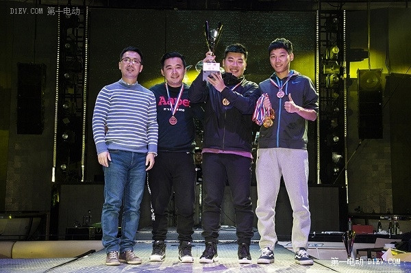 汽車媒體足球大聯(lián)盟2015年度頒獎盛典激情綻放