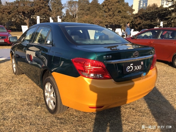 比亞迪e5電動車