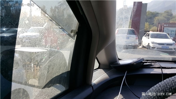 比亞迪e6車主自駕前往云居寺 分享景區(qū)充電感受