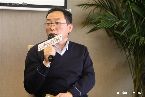 中國化學(xué)與物理電源行業(yè)協(xié)會(huì)秘書長劉彥龍