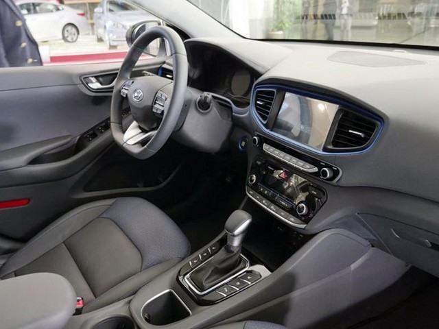 現(xiàn)代IONIQ韓國亮相 將日內瓦車展發(fā)布