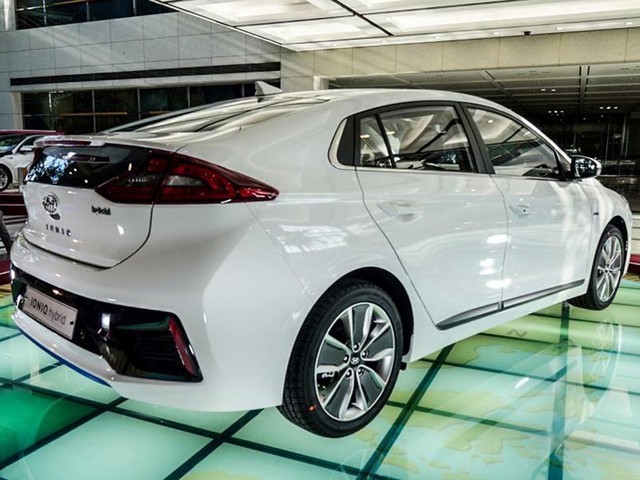 現(xiàn)代IONIQ韓國亮相 將日內瓦車展發(fā)布