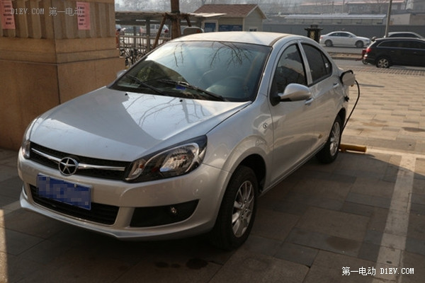 北汽EV200轉(zhuǎn)場(chǎng)充電 京城東部唱響