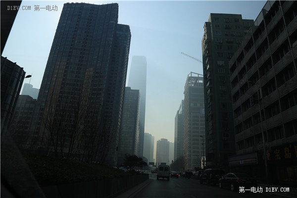 北汽EV200轉(zhuǎn)場(chǎng)充電 京城東部唱響