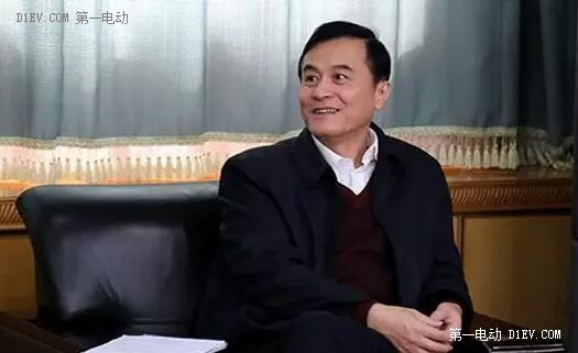 全國人大代表安進(jìn)：建議對電動(dòng)汽車不限行不限牌