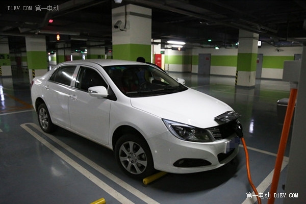 北汽EV200轉(zhuǎn)場(chǎng)充電 京城東部唱響