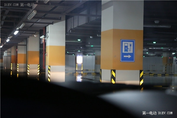北汽EV200轉(zhuǎn)場(chǎng)充電 京城東部唱響