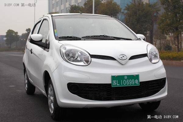 易靈“首秀”濟(jì)南車展 三大車型深耕微電市場