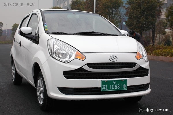 易靈“首秀”濟(jì)南車展 三大車型深耕微電市場