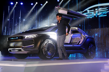 奇点汽车开上舞台，沈海寅要造出懂我们的智能电动车