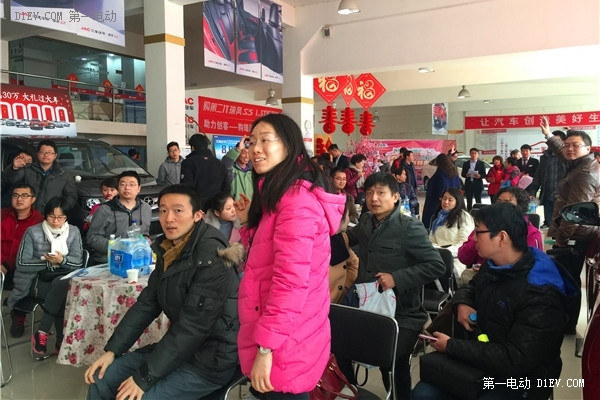 約“惠”江淮iev，第一電動(dòng)網(wǎng)首期車主幫買團(tuán)簽單火爆