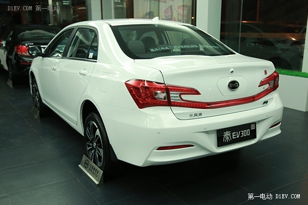你值得擁有，比亞迪秦EV300全方位無死角靜態(tài)評測