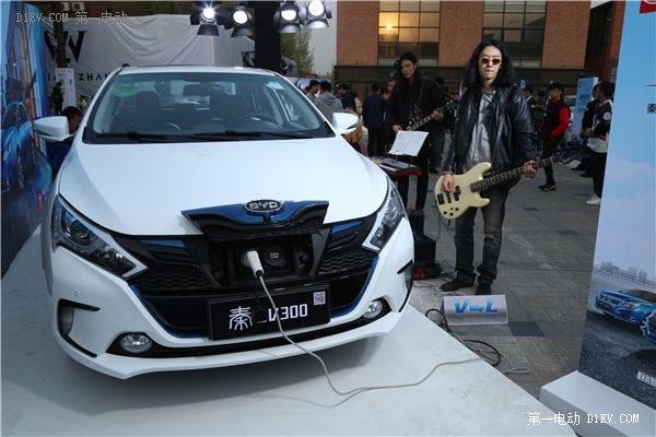 比亞迪攜秦EV300、e5北京上市 秦EV補(bǔ)貼后14.98萬-19.98萬
