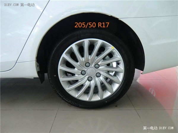 明明可以靠臉卻偏偏要靠才能，吉利帝豪EV細(xì)節(jié)體驗
