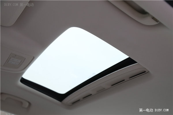 優(yōu)雅與科技的完美結合 上汽榮威e950靜態(tài)評測