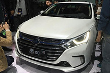 比亞迪秦100實車圖曝光 中控屏幕有點大