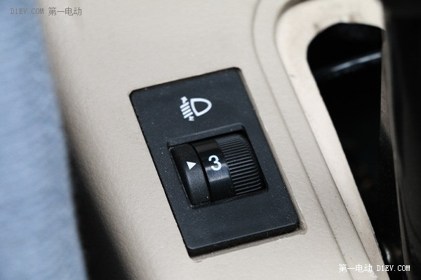 多級(jí)電池管理系統(tǒng) 東風(fēng)EQ5022純電動(dòng)物流車靜態(tài)評(píng)測(cè)