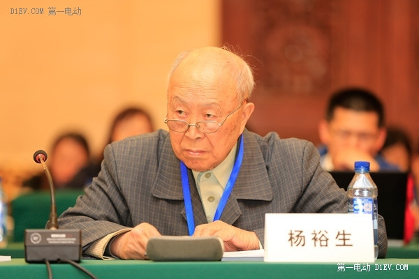 有悖于輕量化發(fā)展趨勢 噸百公里耗電量意欲何為？