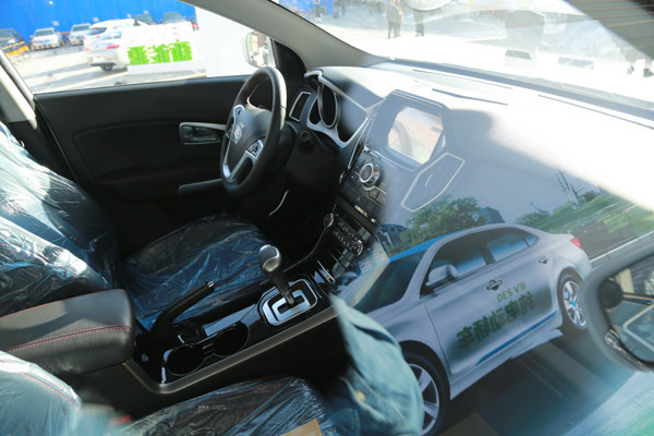 華泰新能源攜重磅來襲 iEV230、xEV260亮相北京車展 