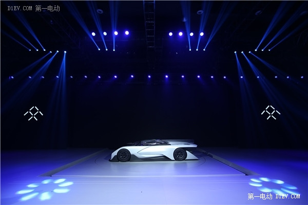 比特斯拉領(lǐng)先一個身位？Faraday Future電動概念車FF ZERO1亞洲首秀