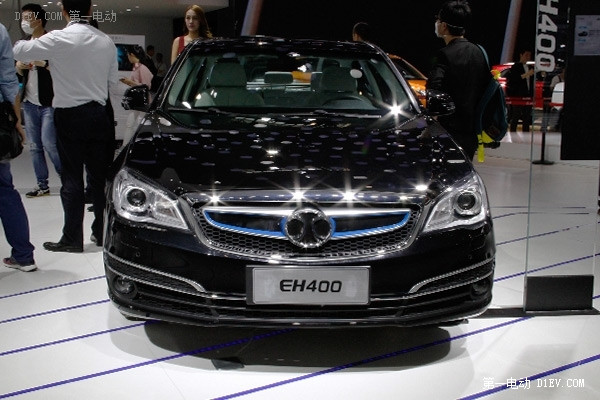 北汽EH400亮相北京車展 綜合續(xù)航可達300公里以上
