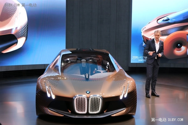 BMW VISION NEXT 100