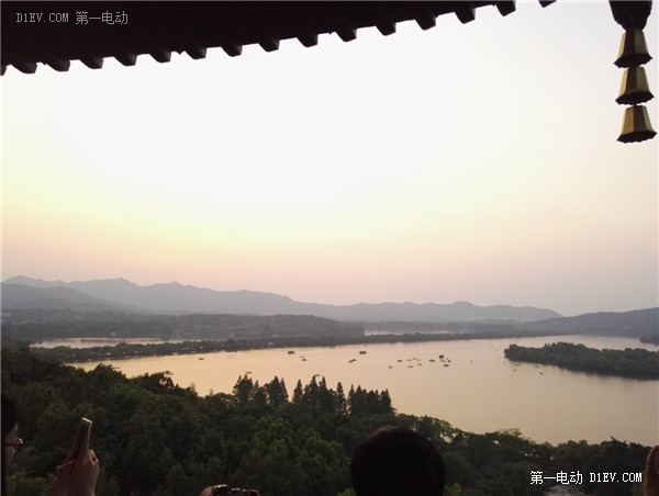 電動(dòng)公交遍地開花，看北京電動(dòng)車主另眼游杭州 
